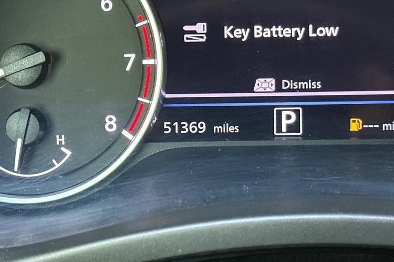 Nissan Sentra Vehicle Full-screen Gallery Image 38