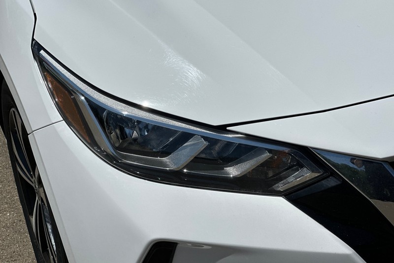 Nissan Sentra Vehicle Full-screen Gallery Image 42