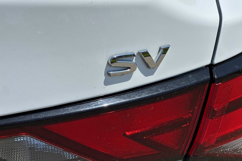 Nissan Sentra Vehicle Full-screen Gallery Image 47