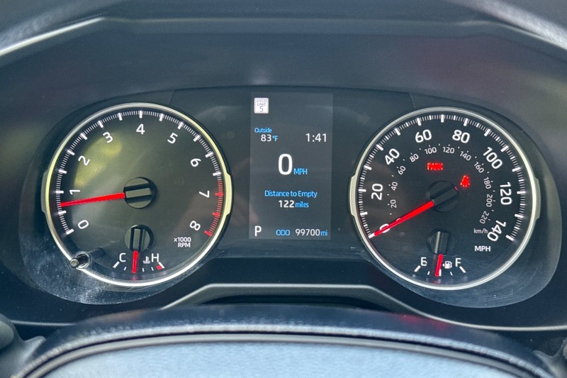 Toyota RAV4 Vehicle Full-screen Gallery Image 39