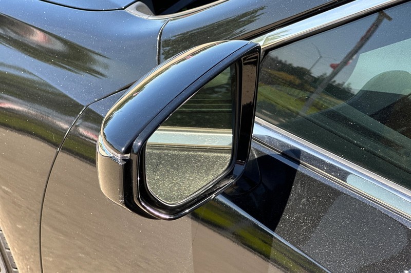 Lexus ES Vehicle Full-screen Gallery Image 50