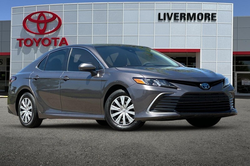 Toyota Camry Vehicle Full-screen Gallery Image 02