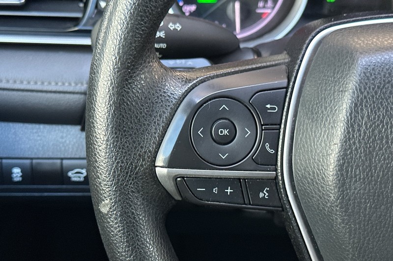 Toyota Camry Vehicle Full-screen Gallery Image 35