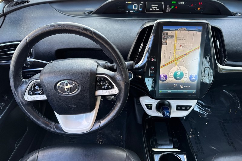 Toyota Prius Prime Vehicle Full-screen Gallery Image 16