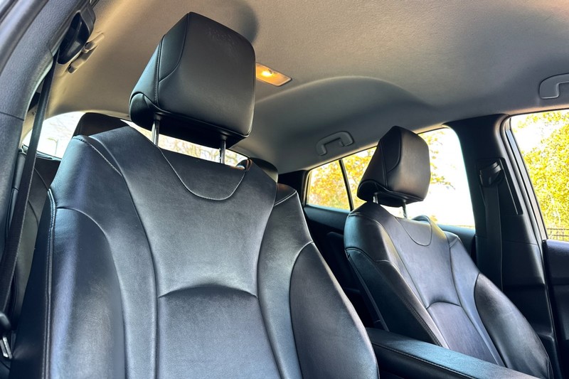 Toyota Prius Prime Vehicle Full-screen Gallery Image 20