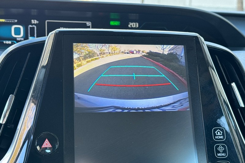 Toyota Prius Prime Vehicle Full-screen Gallery Image 27