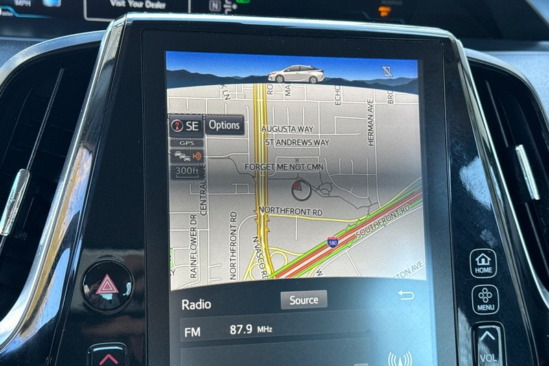 Toyota Prius Prime Vehicle Full-screen Gallery Image 44