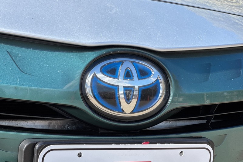 Toyota Prius Prime Vehicle Full-screen Gallery Image 48