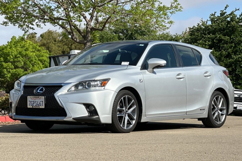 Lexus CT 200h Vehicle Full-screen Gallery Image 08