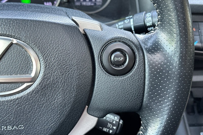 Lexus CT 200h Vehicle Full-screen Gallery Image 36