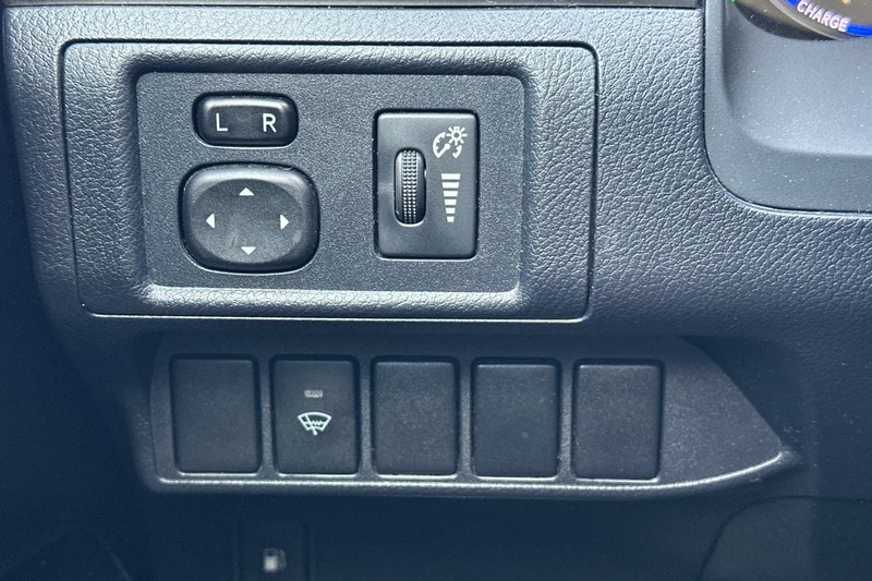Lexus CT 200h Vehicle Full-screen Gallery Image 40