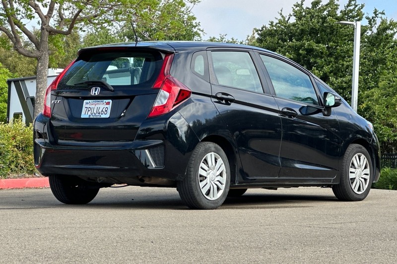Honda Fit Vehicle Full-screen Gallery Image 04