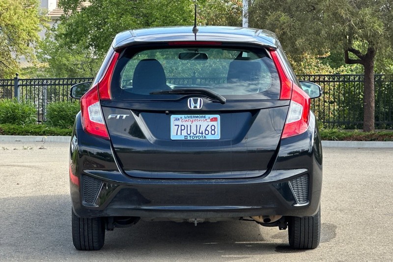 Honda Fit Vehicle Full-screen Gallery Image 05