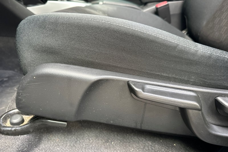 Honda Fit Vehicle Full-screen Gallery Image 13