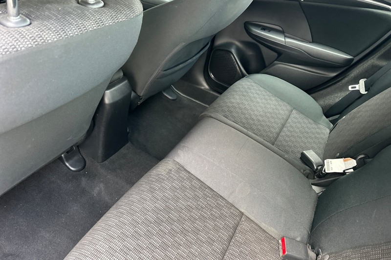 Honda Fit Vehicle Full-screen Gallery Image 14