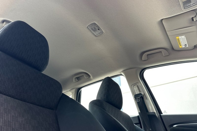 Honda Fit Vehicle Full-screen Gallery Image 20