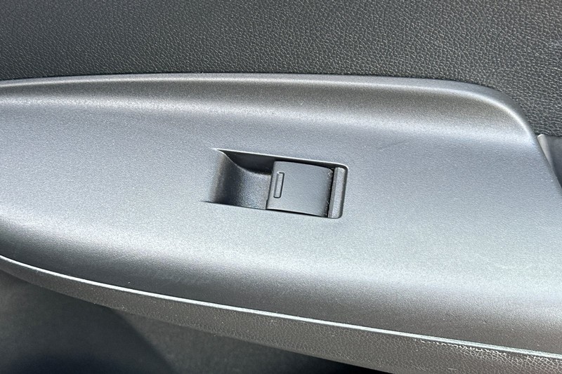 Honda Fit Vehicle Full-screen Gallery Image 22