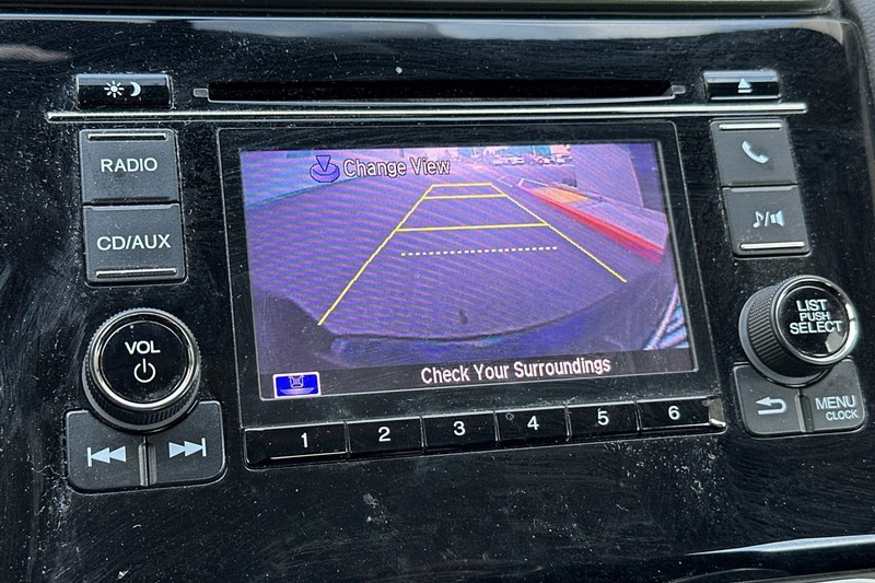 Honda Fit Vehicle Full-screen Gallery Image 27
