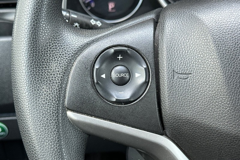 Honda Fit Vehicle Full-screen Gallery Image 35