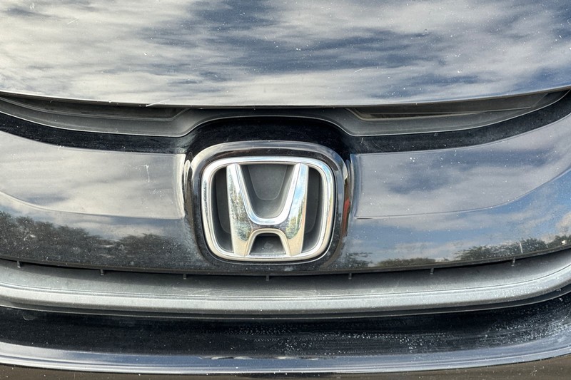 Honda Fit Vehicle Full-screen Gallery Image 45