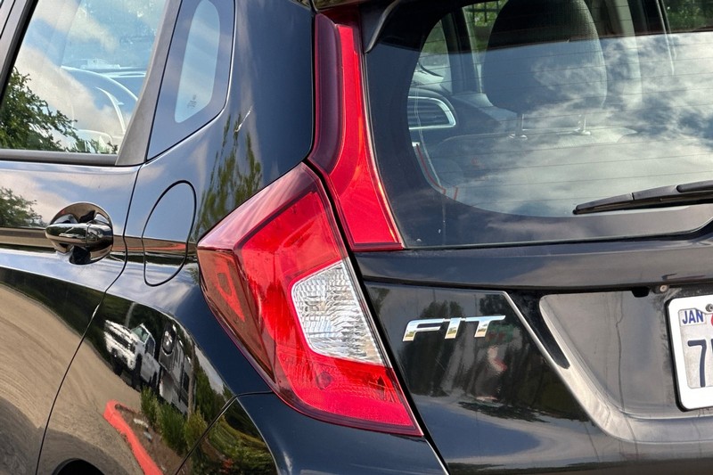 Honda Fit Vehicle Full-screen Gallery Image 46