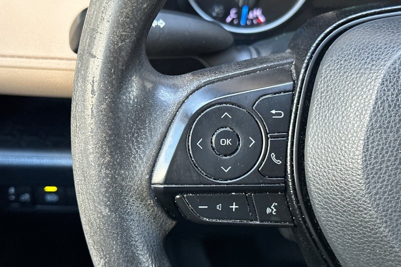 Toyota RAV4 Hybrid Vehicle Full-screen Gallery Image 36