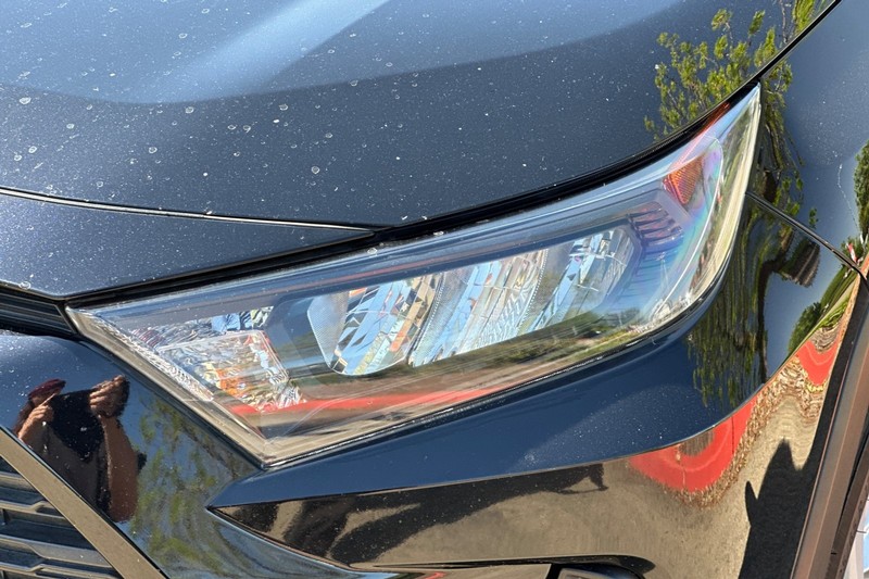 Toyota RAV4 Hybrid Vehicle Full-screen Gallery Image 50