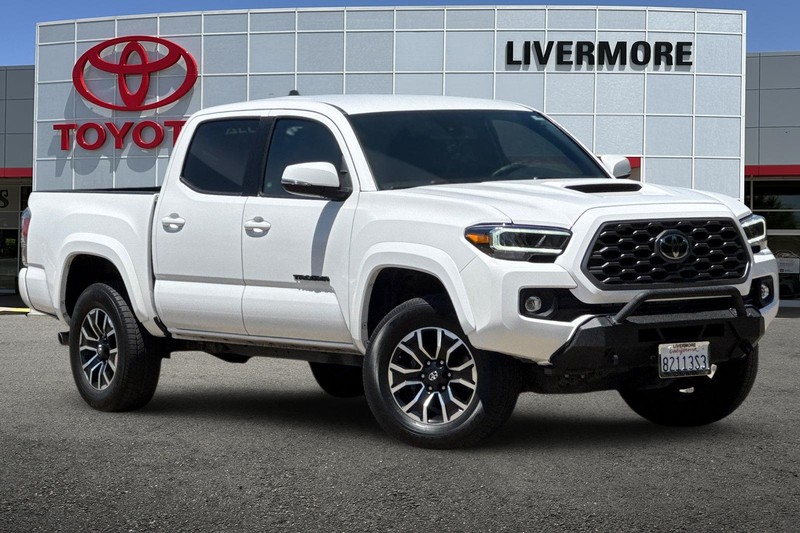 Toyota Tacoma 2WD Vehicle Full-screen Gallery Image 02