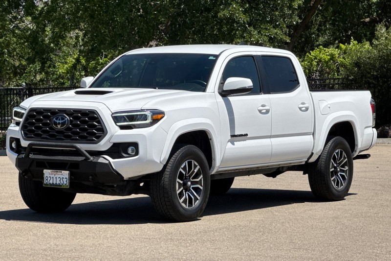 Toyota Tacoma 2WD Vehicle Full-screen Gallery Image 08