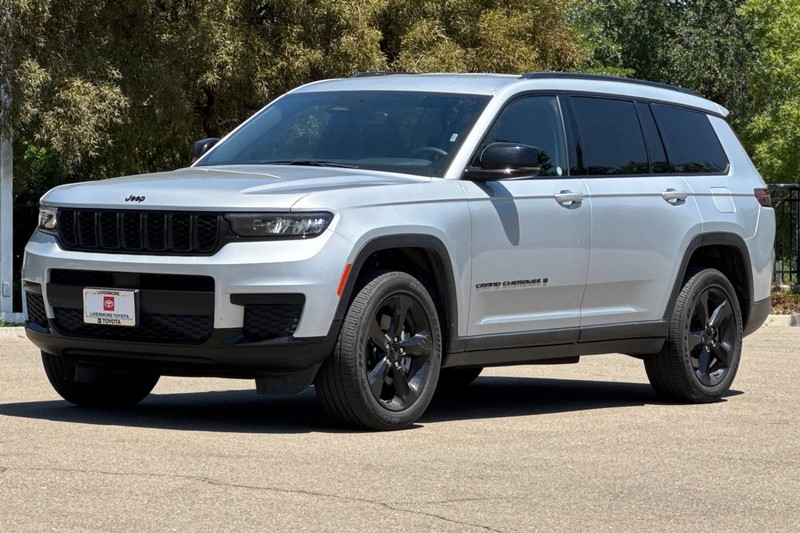 Jeep Grand Cherokee L Vehicle Full-screen Gallery Image 08