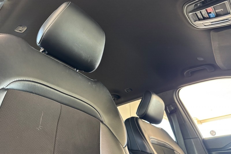 Jeep Grand Cherokee L Vehicle Full-screen Gallery Image 20