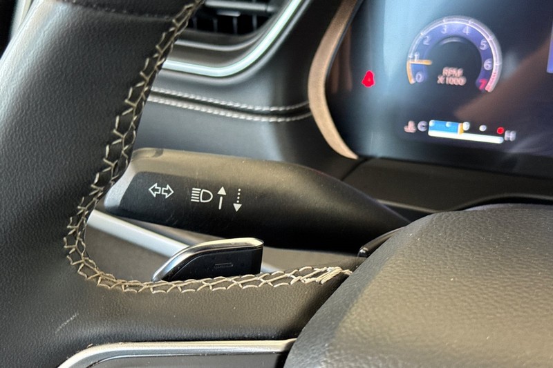 Jeep Grand Cherokee L Vehicle Full-screen Gallery Image 37