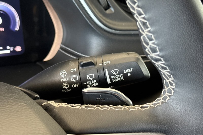 Jeep Grand Cherokee L Vehicle Full-screen Gallery Image 39
