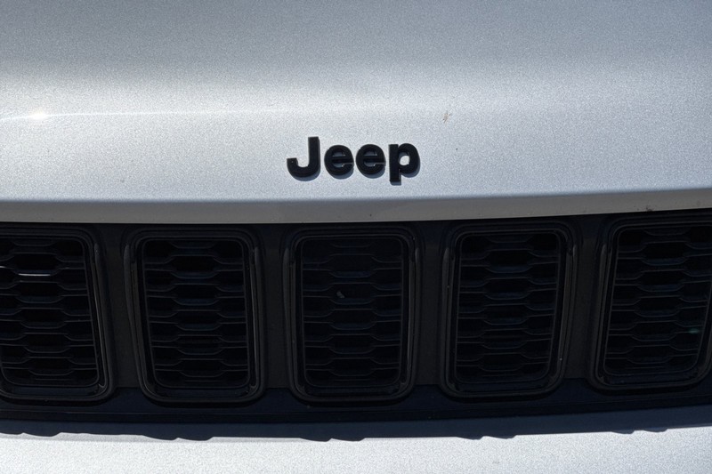 Jeep Grand Cherokee L Vehicle Full-screen Gallery Image 44