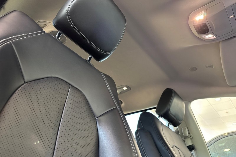 Chrysler Pacifica Vehicle Full-screen Gallery Image 20
