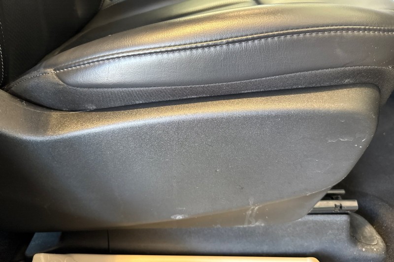 Chrysler Pacifica Vehicle Full-screen Gallery Image 23