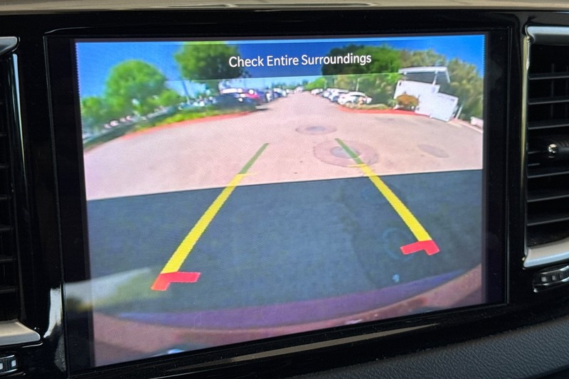 Chrysler Pacifica Vehicle Full-screen Gallery Image 27