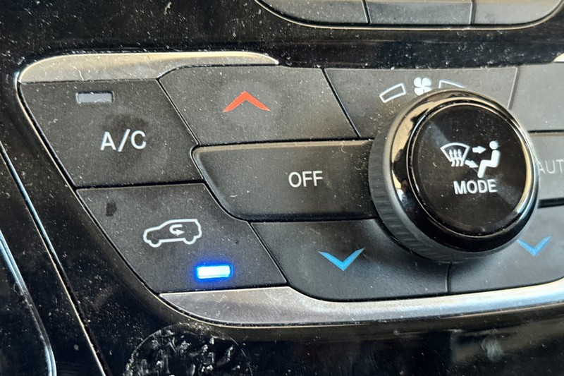 Chrysler Pacifica Vehicle Full-screen Gallery Image 29