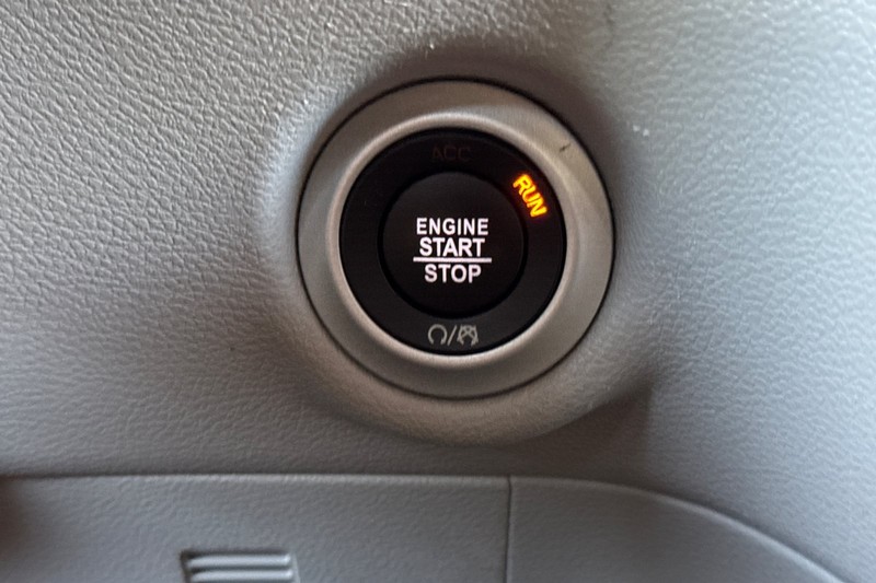 Chrysler Pacifica Vehicle Full-screen Gallery Image 34