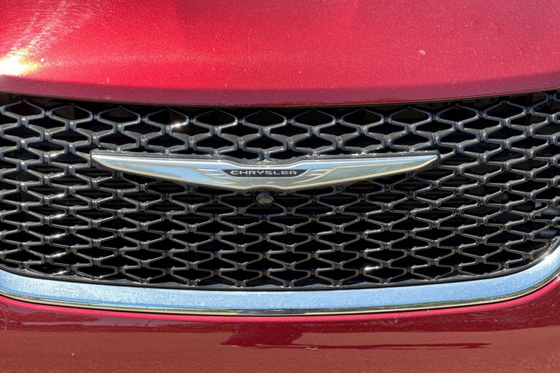 Chrysler Pacifica Vehicle Full-screen Gallery Image 44