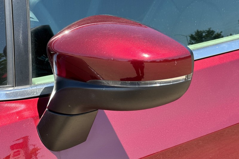 Chrysler Pacifica Vehicle Full-screen Gallery Image 50