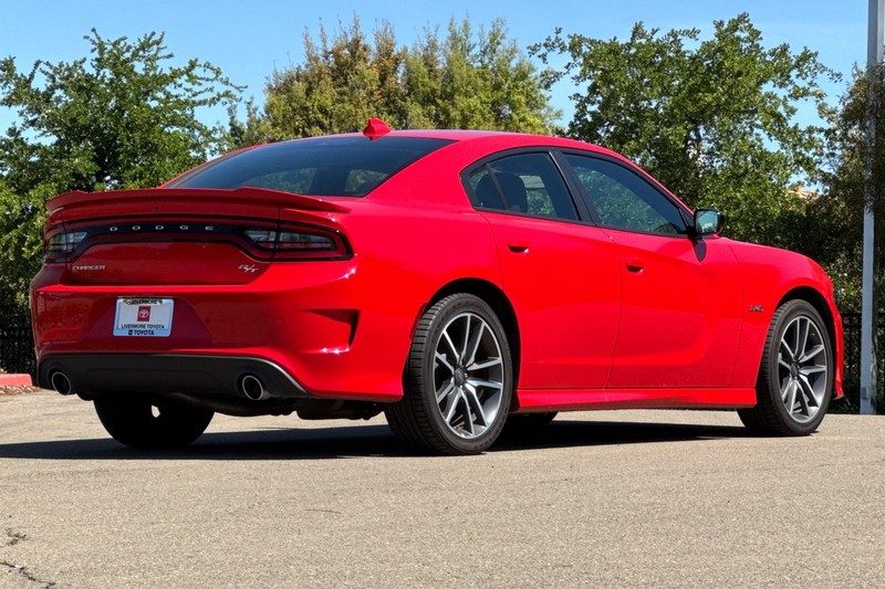 Dodge Charger Vehicle Full-screen Gallery Image 04