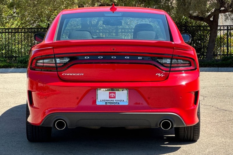 Dodge Charger Vehicle Full-screen Gallery Image 05