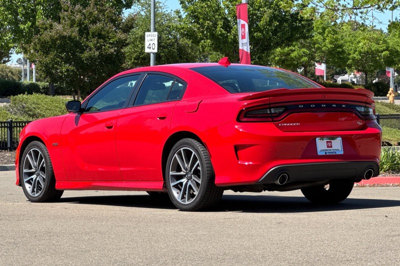 Dodge Charger Vehicle Full-screen Gallery Image 06