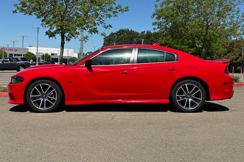 Dodge Charger Vehicle Full-screen Gallery Image 07
