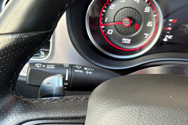 Dodge Charger Vehicle Full-screen Gallery Image 34