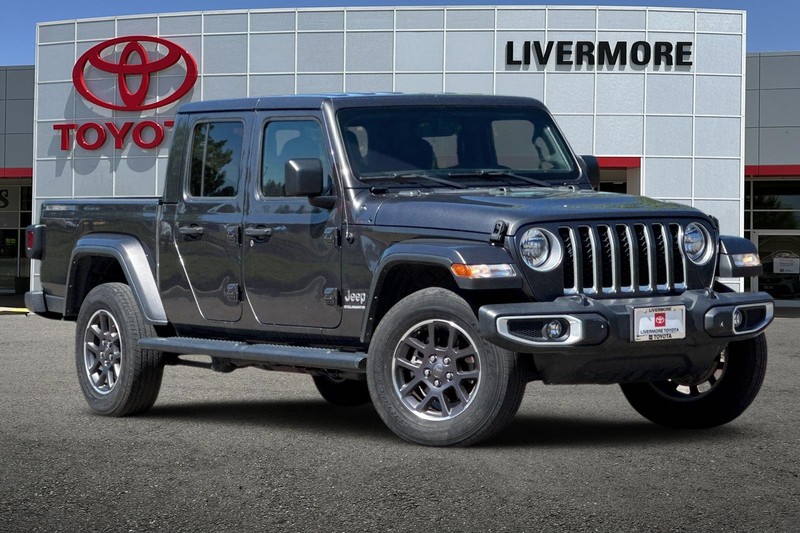 Jeep Gladiator Vehicle Full-screen Gallery Image 02