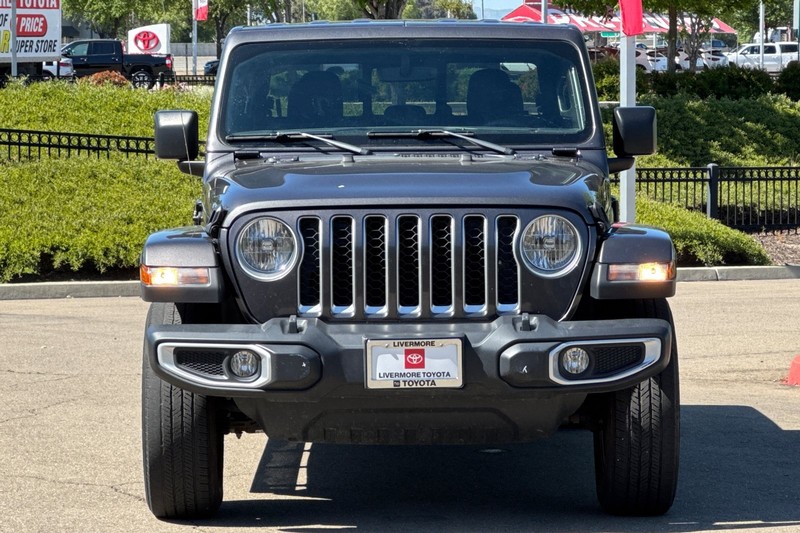 Jeep Gladiator Vehicle Full-screen Gallery Image 09