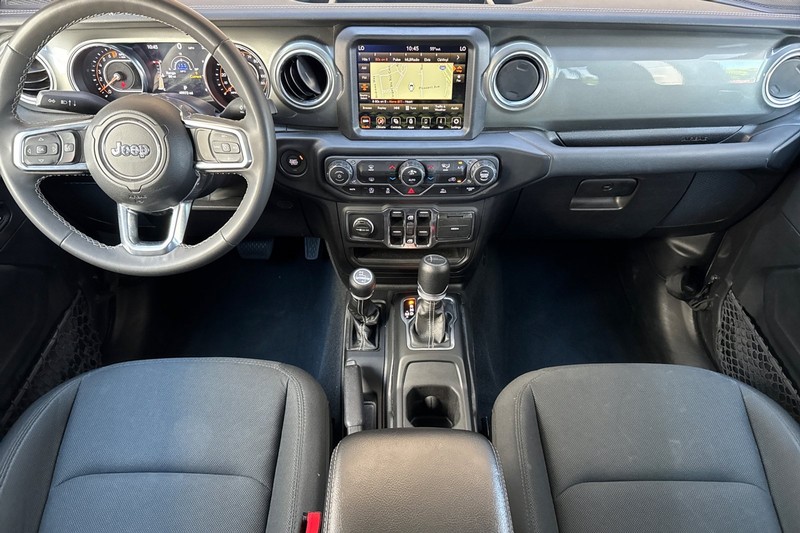 Jeep Gladiator Vehicle Full-screen Gallery Image 15