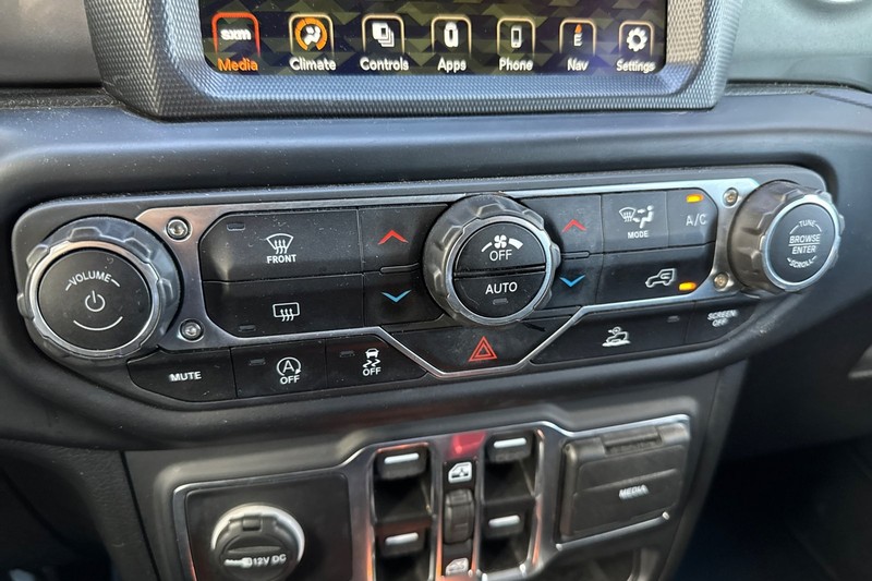 Jeep Gladiator Vehicle Full-screen Gallery Image 27